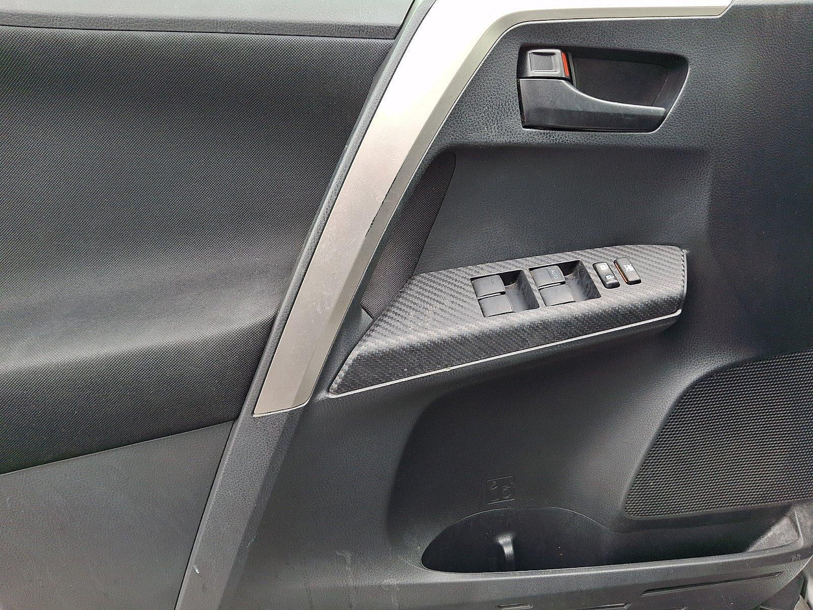 2015 Toyota RAV4 AWD 4dr LE (Natl)