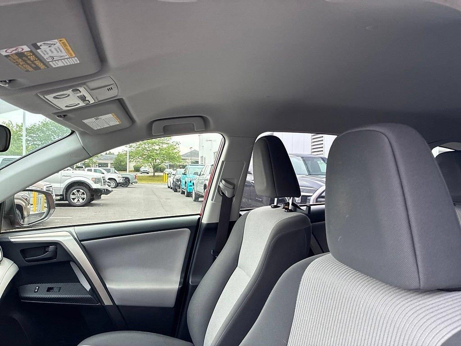 2015 Toyota RAV4 AWD 4dr LE (Natl)