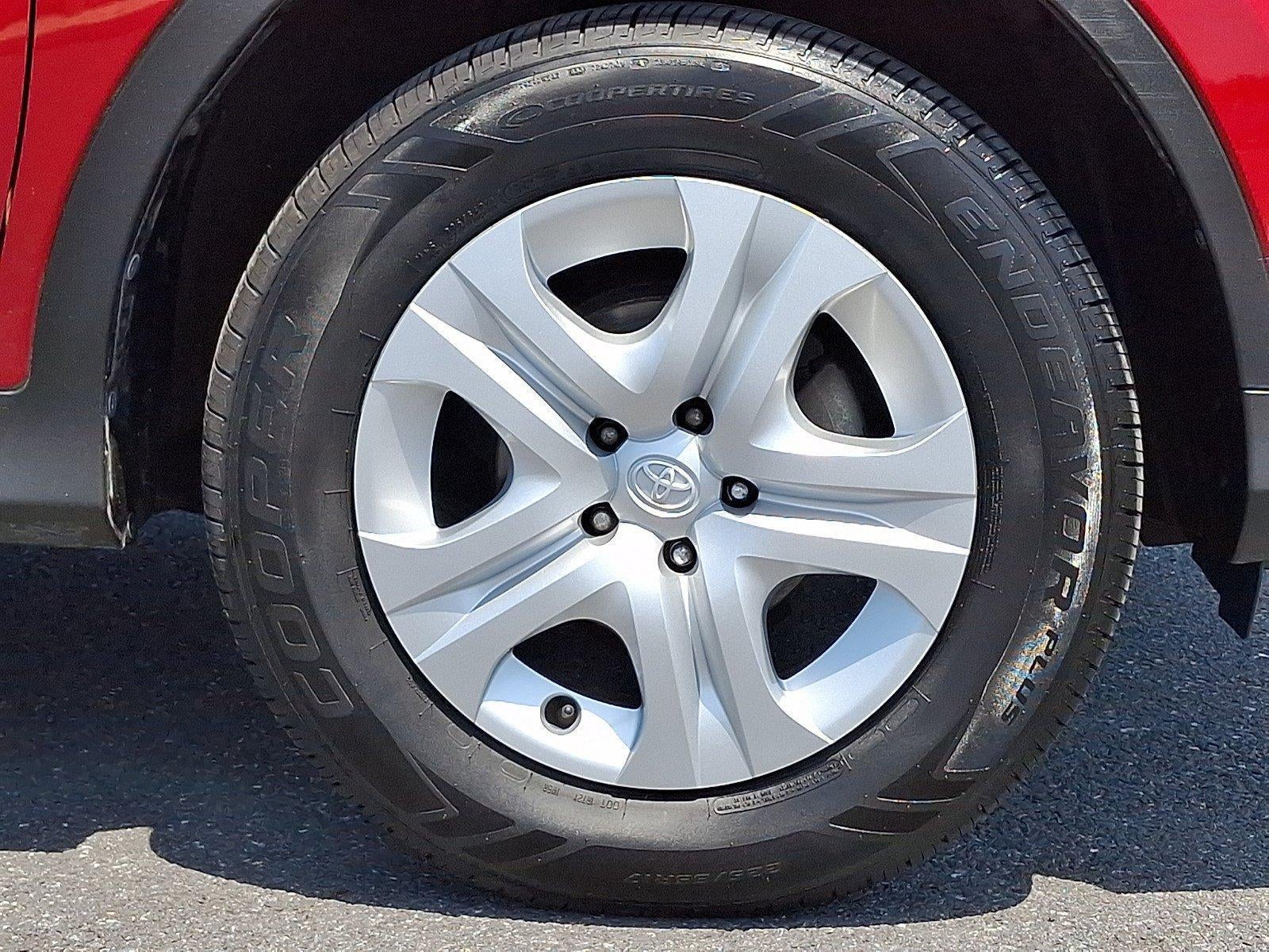 2015 Toyota RAV4 AWD 4dr LE (Natl)