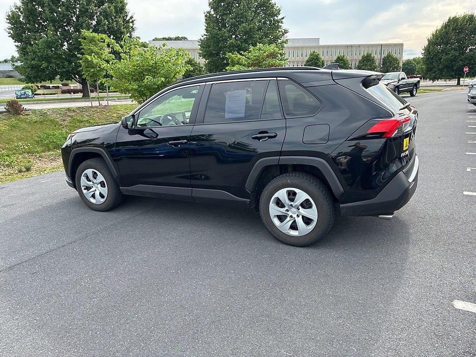 2019 Toyota RAV4 LE AWD (Natl)