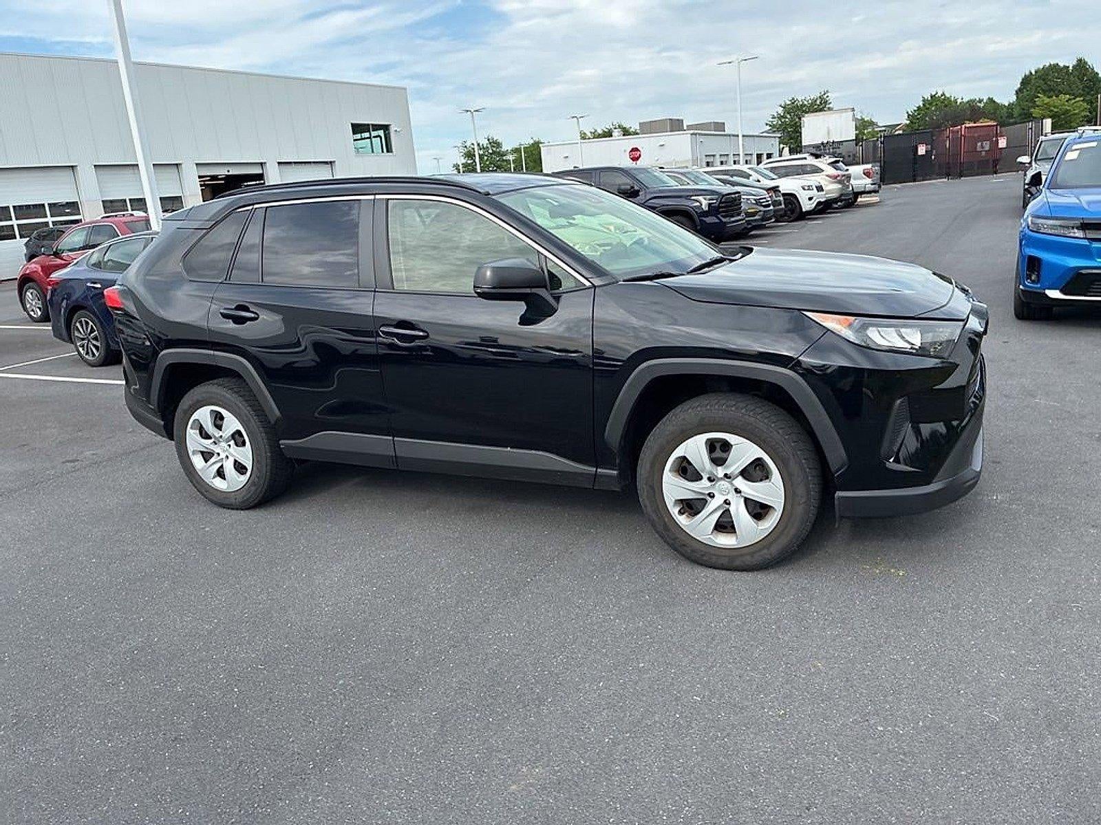 2019 Toyota RAV4 LE AWD (Natl)