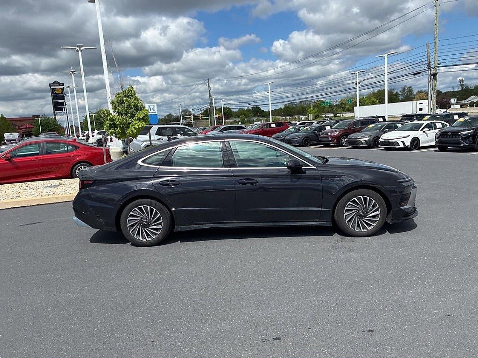 2025 Hyundai SONATA Hybrid Limited FWD