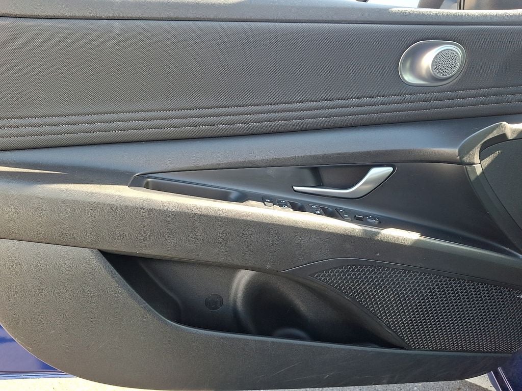 2024 Hyundai ELANTRA Limited IVT