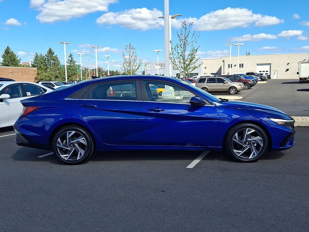 2024 Hyundai ELANTRA Limited IVT