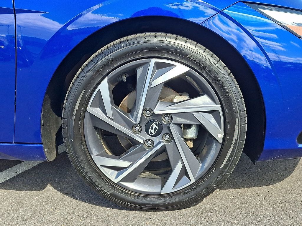 2024 Hyundai ELANTRA Limited IVT