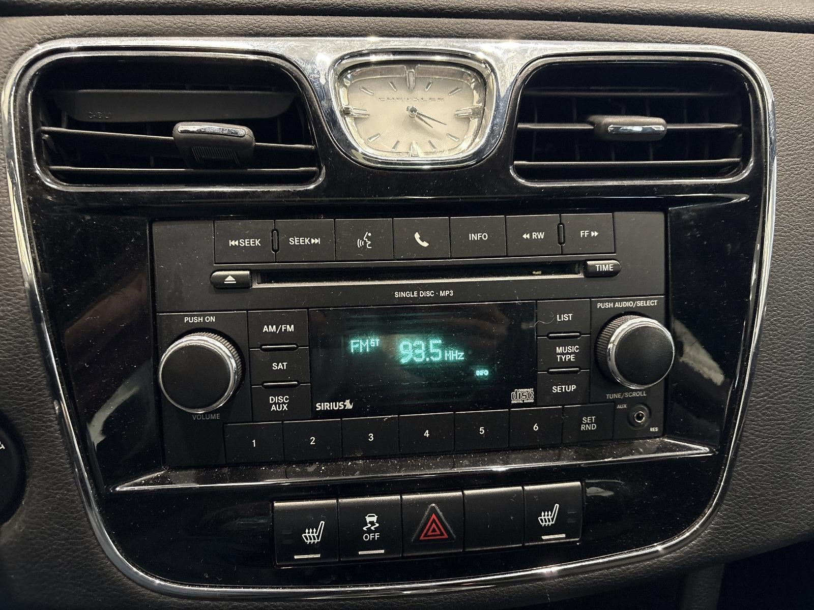 2011 Chrysler 200 4dr Sdn Touring