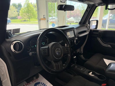 2012 Jeep Wrangler Unlimited 4WD 4dr Sahara