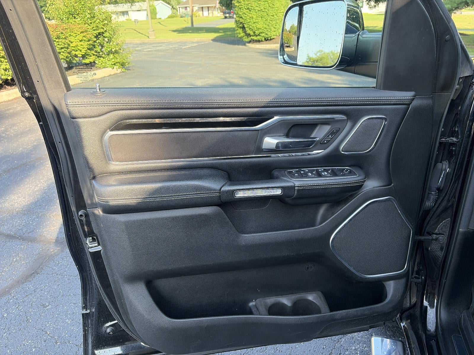 2019 RAM 1500 Laramie 4x4 Crew Cab 5'7" Box