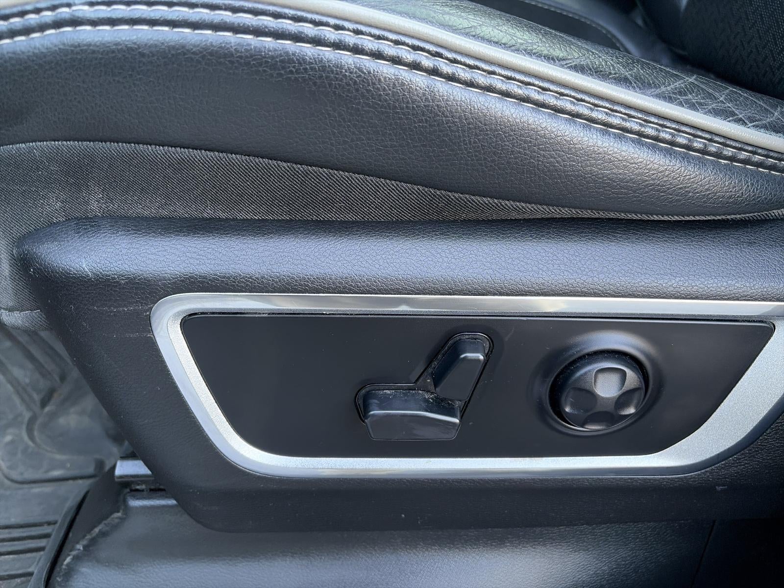 2019 RAM 1500 Laramie 4x4 Crew Cab 5'7" Box