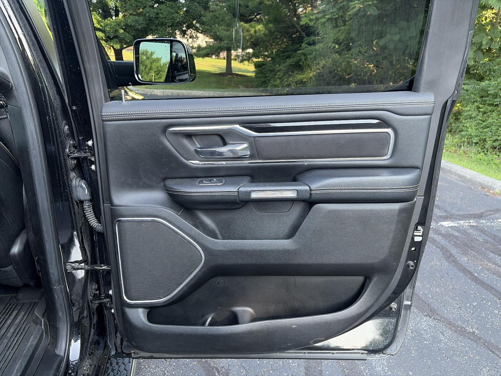 2019 RAM 1500 Laramie 4x4 Crew Cab 5'7" Box