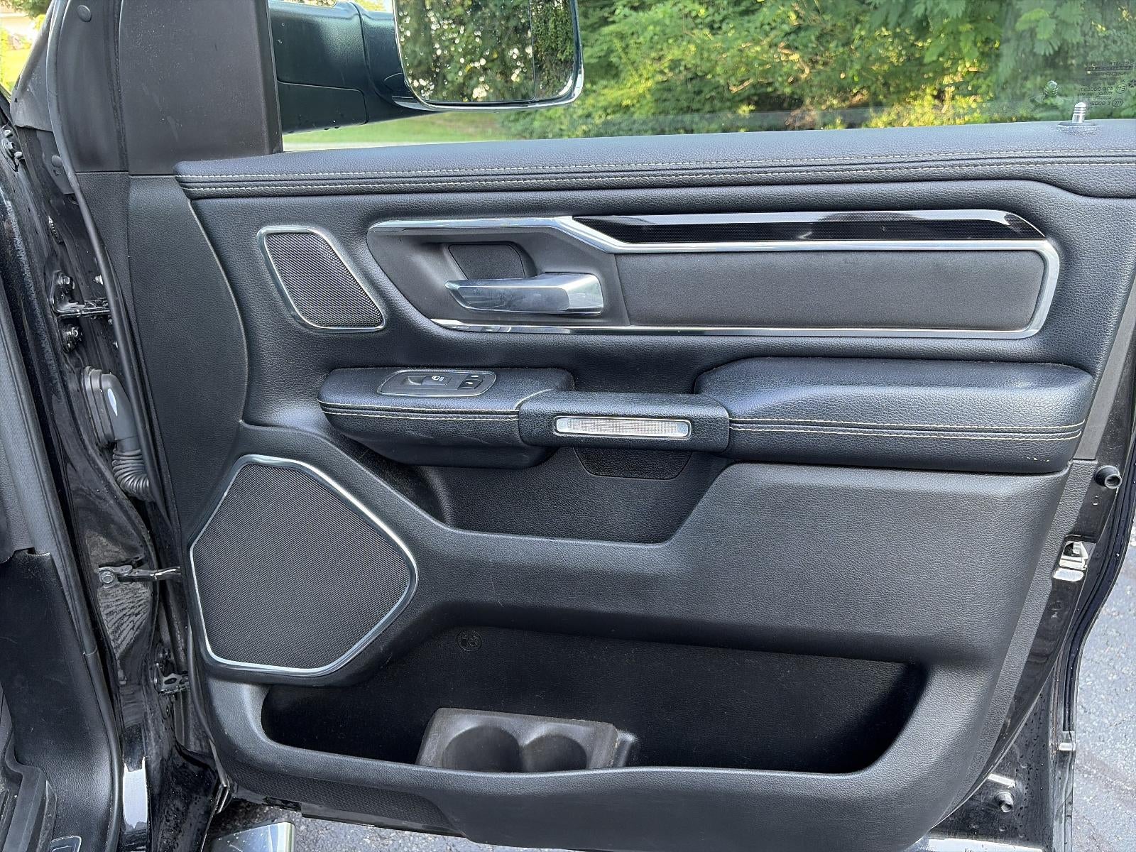 2019 RAM 1500 Laramie 4x4 Crew Cab 5'7" Box