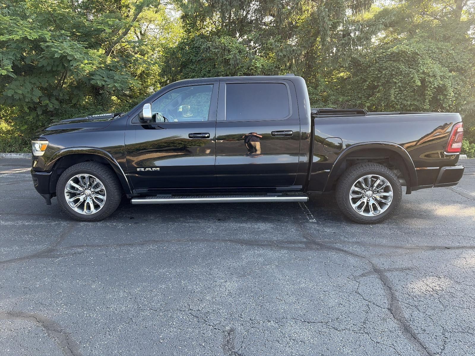 2019 RAM 1500 Laramie 4x4 Crew Cab 5'7" Box