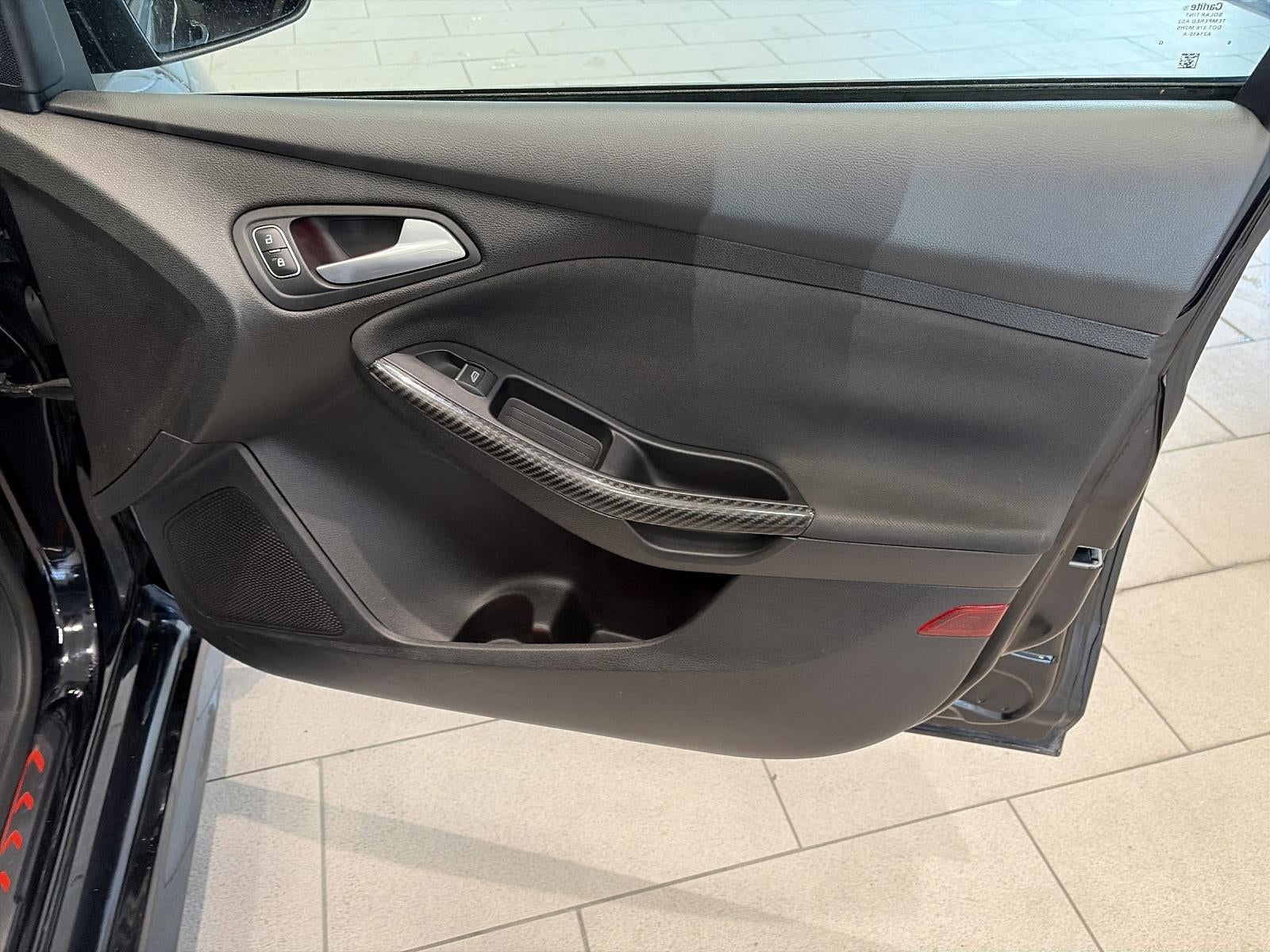 2016 Ford Focus 5dr HB ST