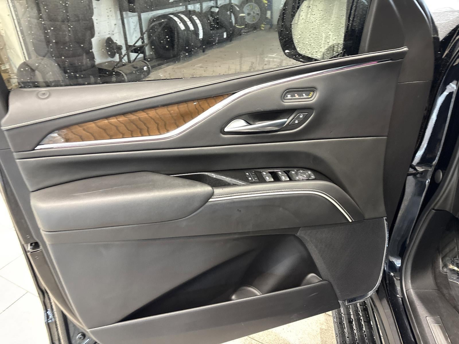 2023 Cadillac Escalade ESV 4WD Sport Platinum