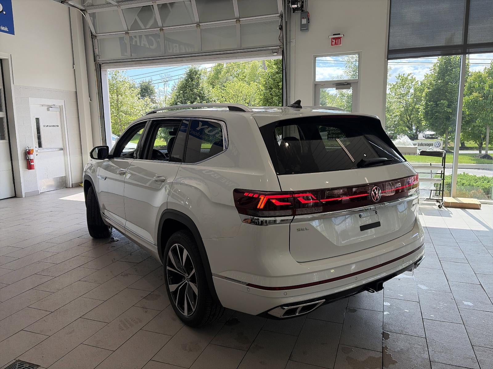 2026 Volkswagen Atlas 2.0T SEL Premium R-Line 4MOTION