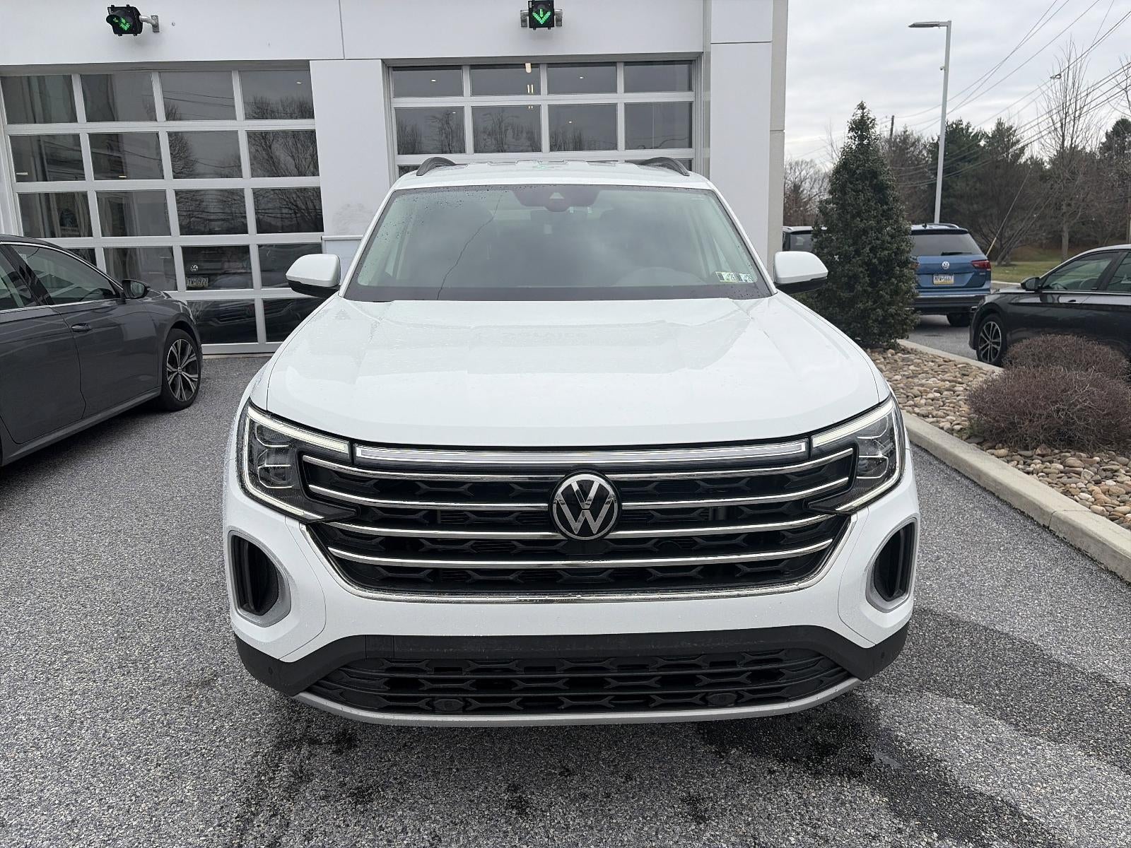 2024 Volkswagen Atlas 2.0T SE w/Technology 4MOTION