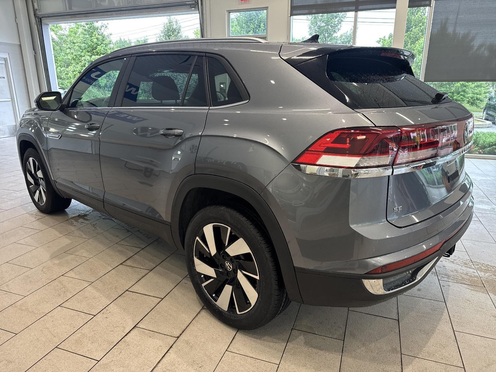 2024 Volkswagen Atlas Cross Sport 2.0T SE w/Technology 4MOTION