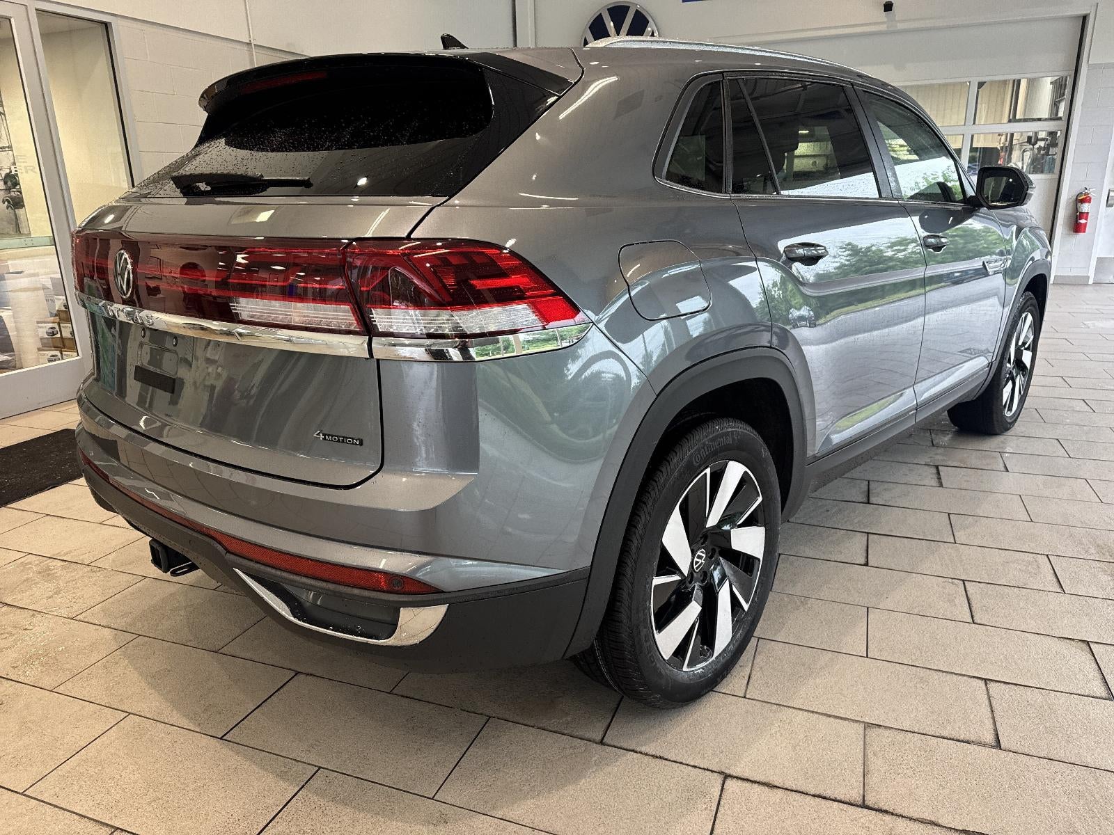 2024 Volkswagen Atlas Cross Sport 2.0T SE w/Technology 4MOTION