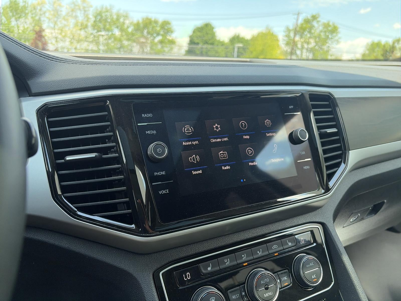 2023 Volkswagen Atlas 2.0T SE w/Technology 4MOTION