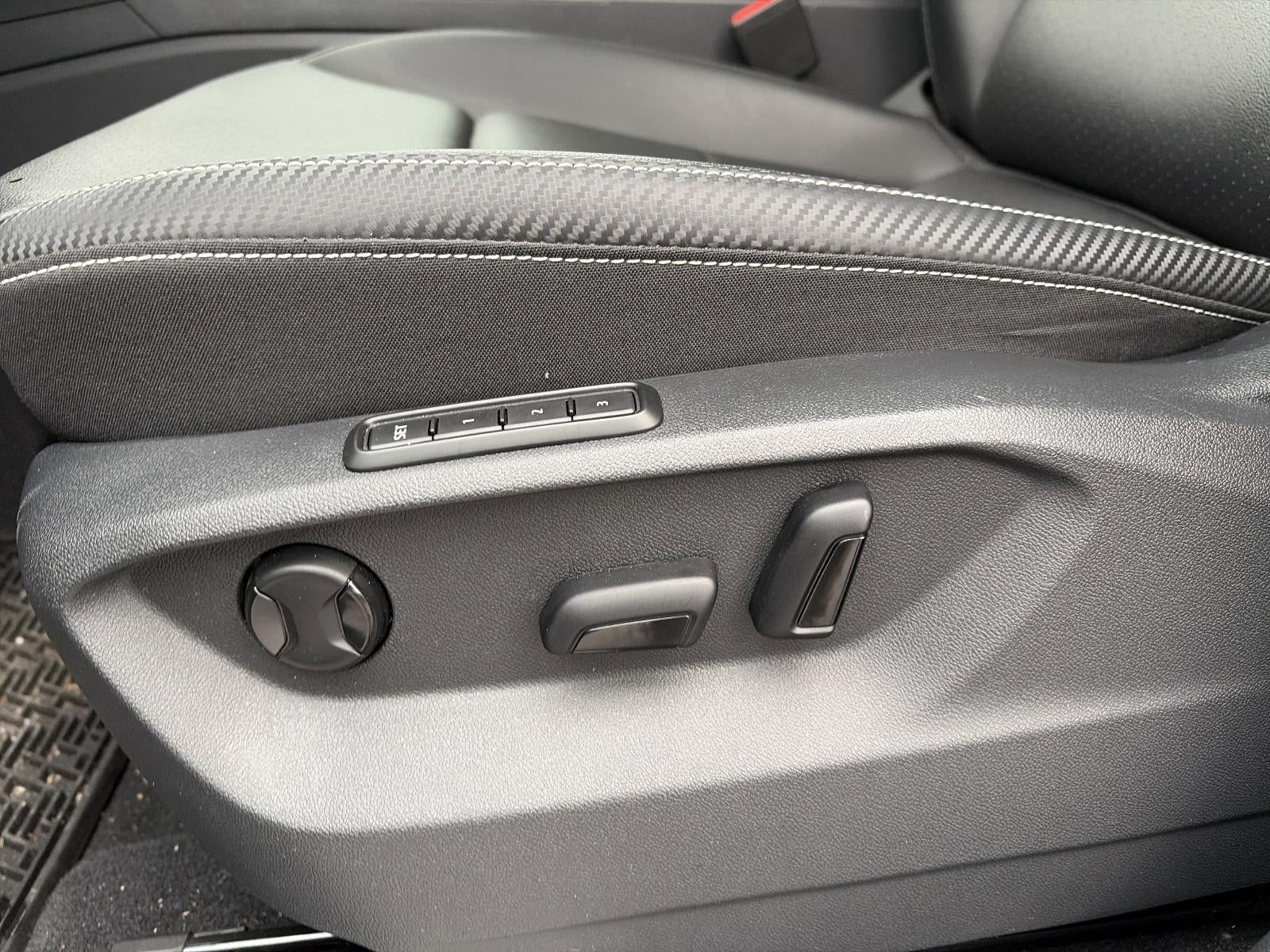 2023 Volkswagen Atlas Cross Sport 3.6L V6 SEL R-Line Black 4MOTION