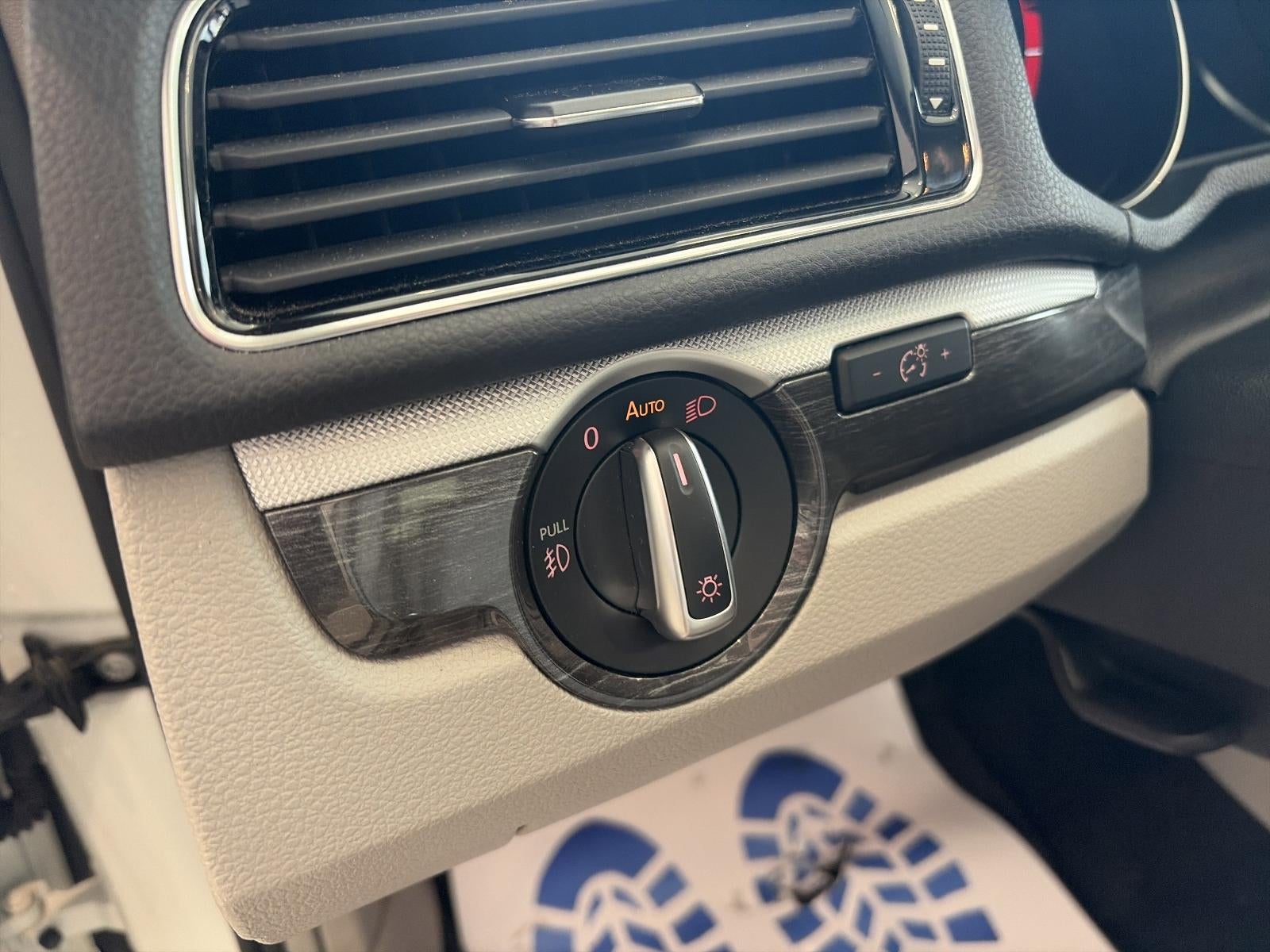 2018 Volkswagen Passat 2.0T SE w/Technology Auto