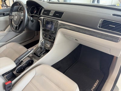 2018 Volkswagen Passat 2.0T SE w/Technology Auto