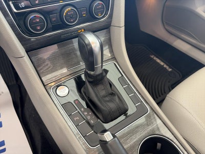 2018 Volkswagen Passat 2.0T SE w/Technology Auto