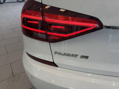 2018 Volkswagen Passat 2.0T SE w/Technology Auto