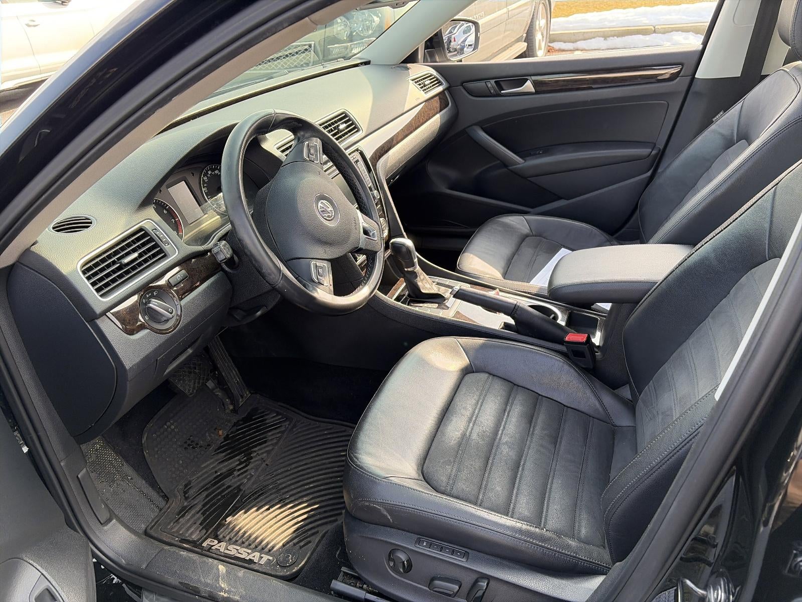 2014 Volkswagen Passat 4dr Sdn 1.8T Auto SEL Premium PZEV