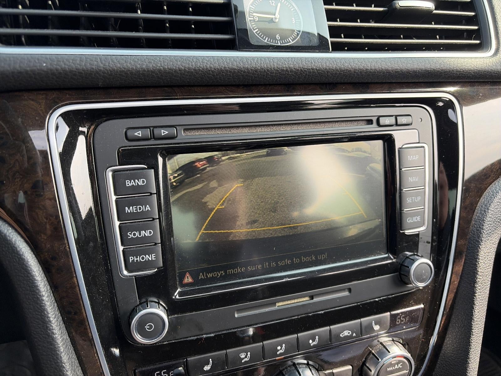 2014 Volkswagen Passat 4dr Sdn 1.8T Auto SEL Premium PZEV