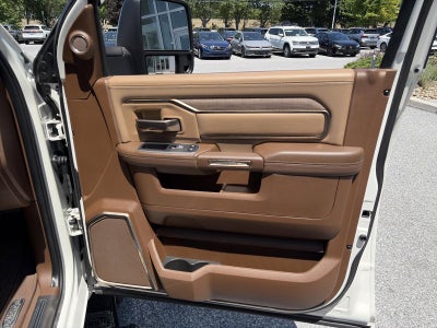 2023 RAM 3500 Longhorn 4x4 Crew Cab 8' Box