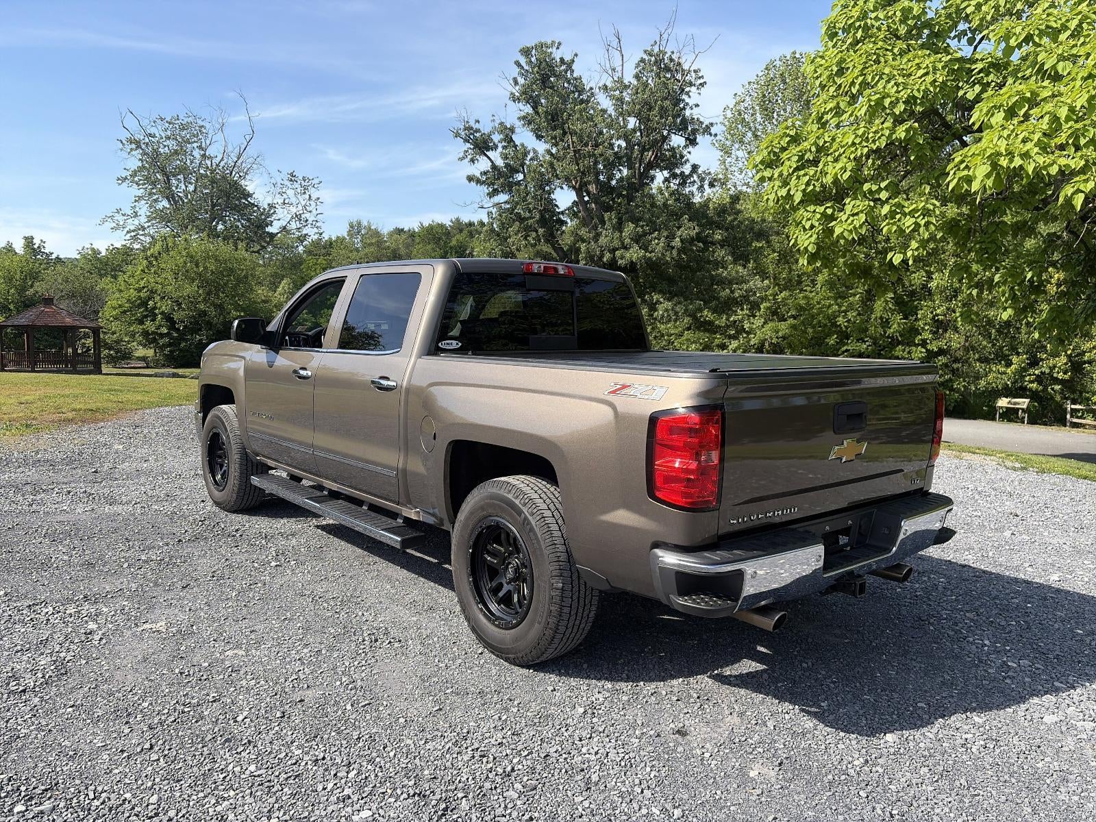 2015 Chevrolet Silverado 1500 Crew Cab Short Box 4-Wheel Drive LTZ Z71