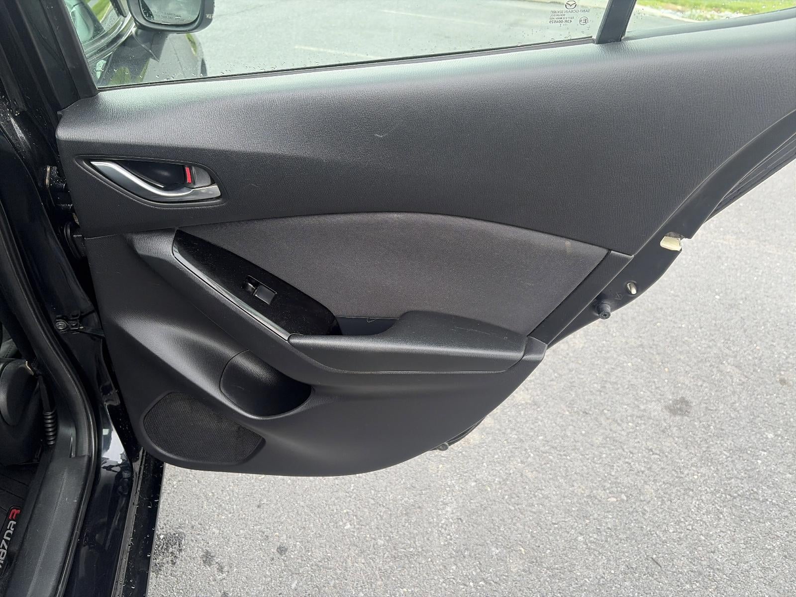 2018 Mazda Mazda3 4-Door Sport Auto