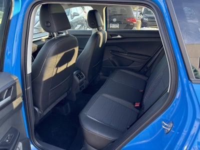 2025 Volkswagen Taos SE Black 4MOTION