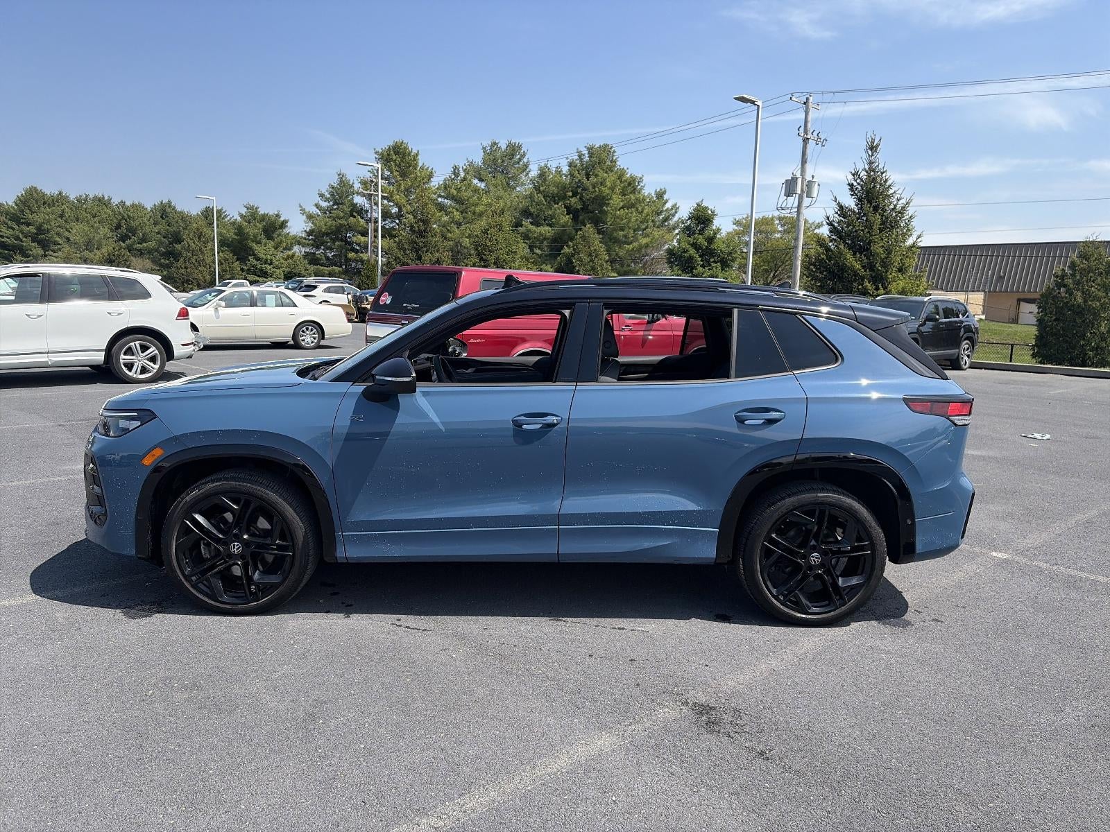 2025 Volkswagen Tiguan 2.0T SE R-Line Black 4MOTION