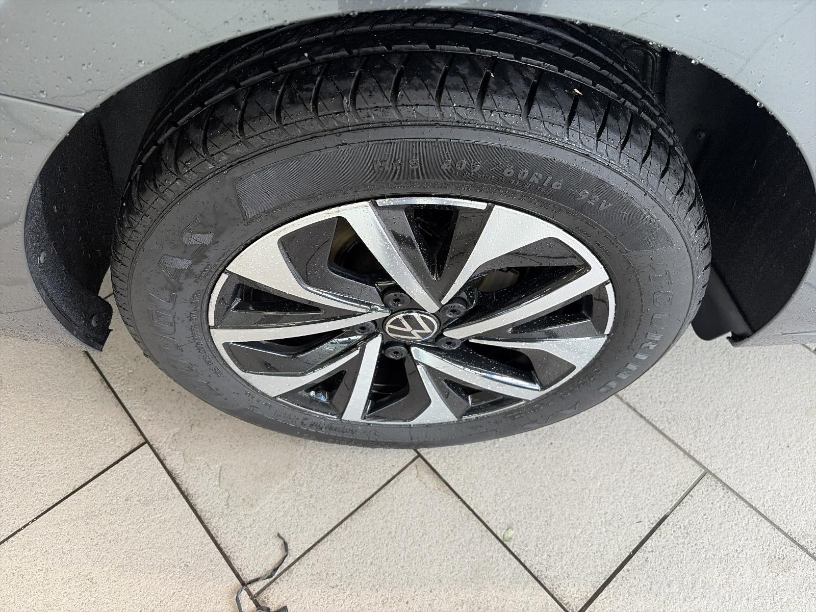 2023 Volkswagen Jetta S Manual