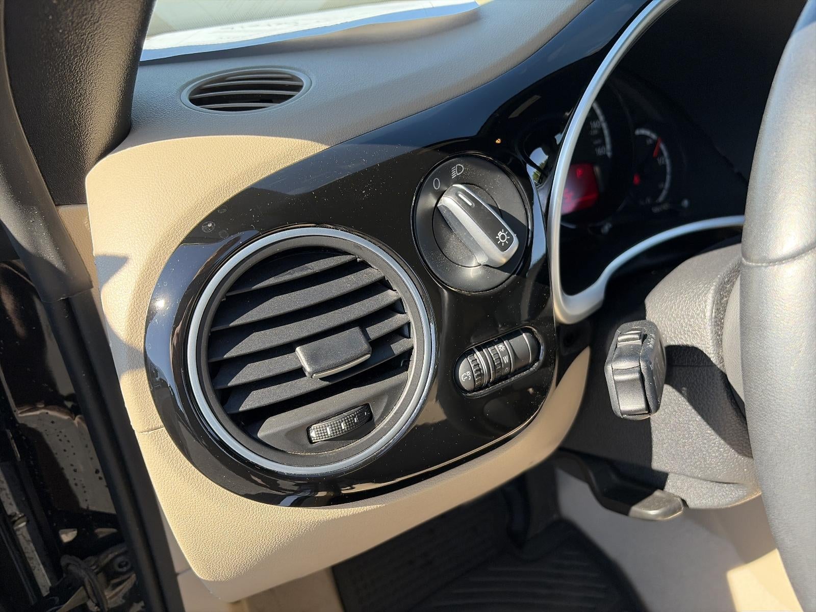 2013 Volkswagen Beetle Convertible 2dr Auto 2.5L PZEV