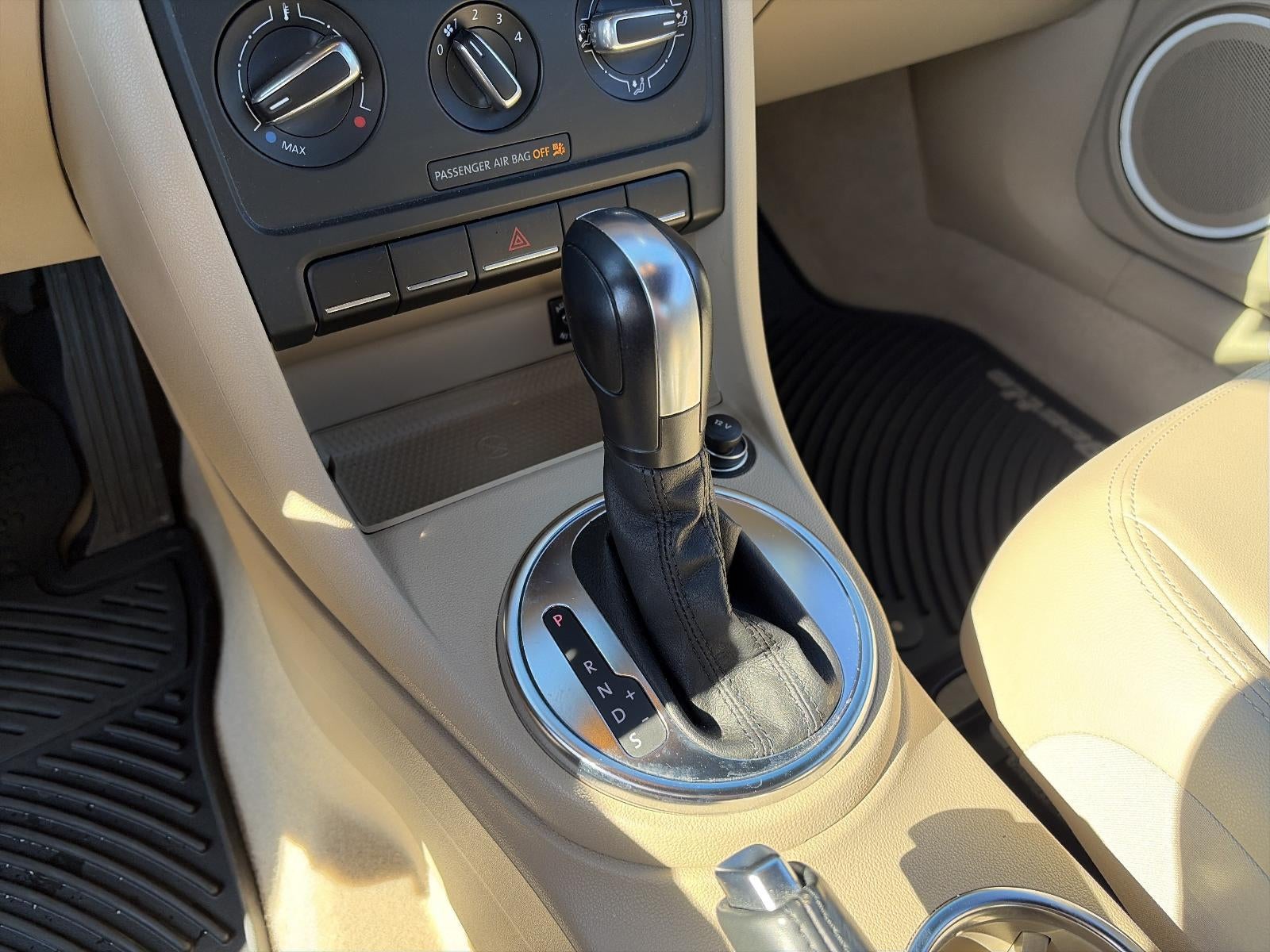 2013 Volkswagen Beetle Convertible 2dr Auto 2.5L PZEV