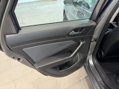 2025 Volkswagen Jetta SE Auto