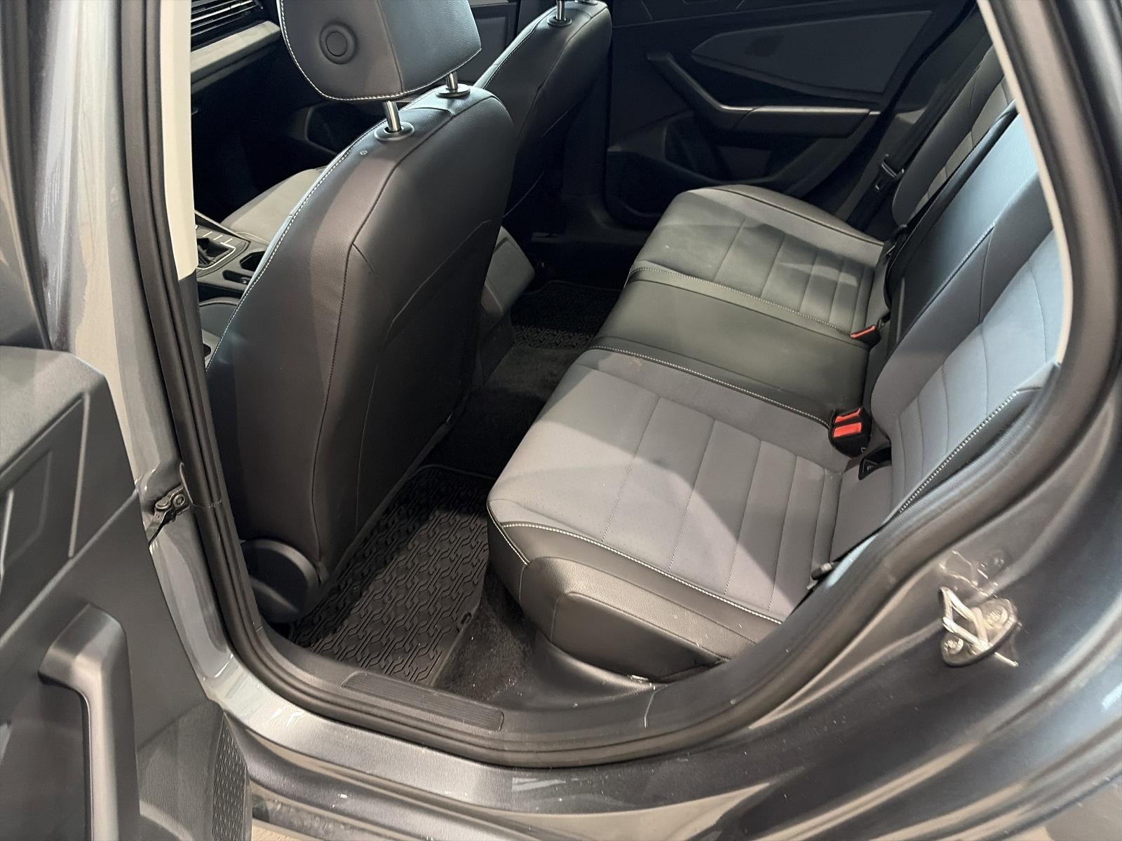 2025 Volkswagen Jetta SE Auto