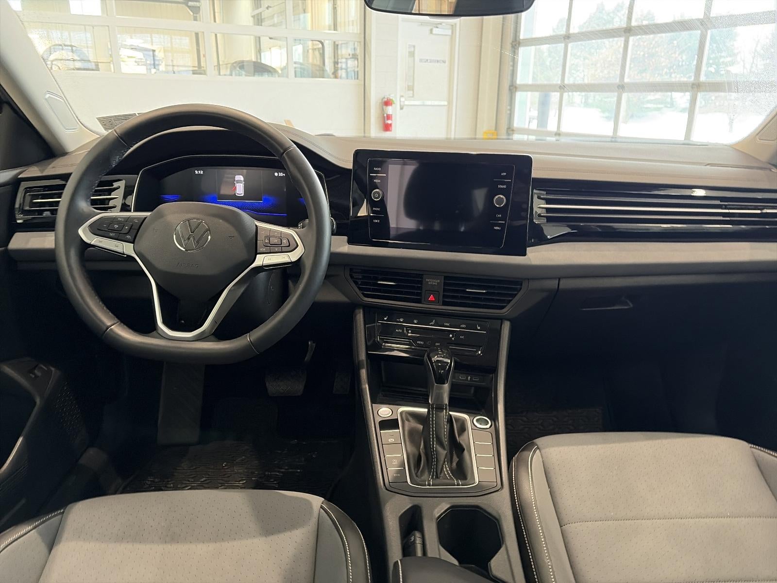 2025 Volkswagen Jetta SE Auto