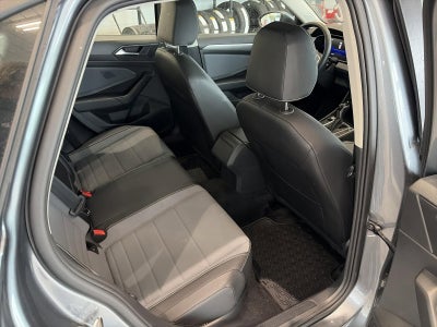 2025 Volkswagen Jetta SE Auto