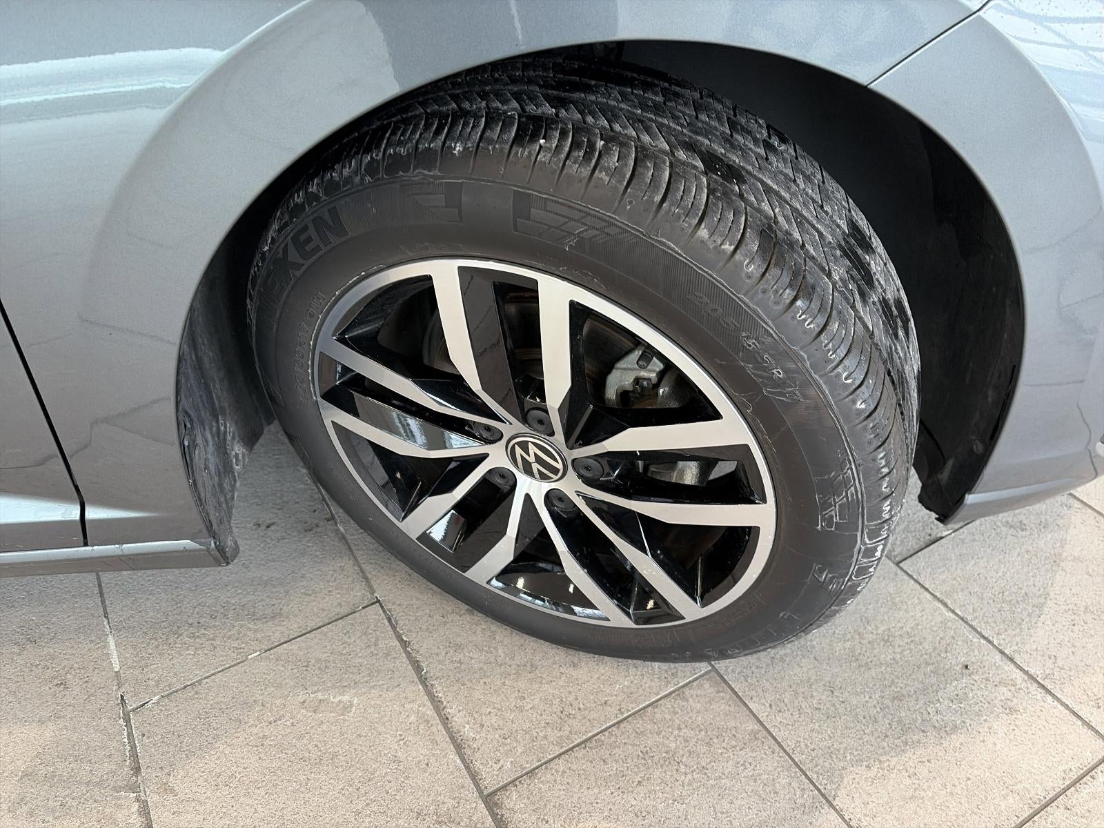 2025 Volkswagen Jetta SE Auto