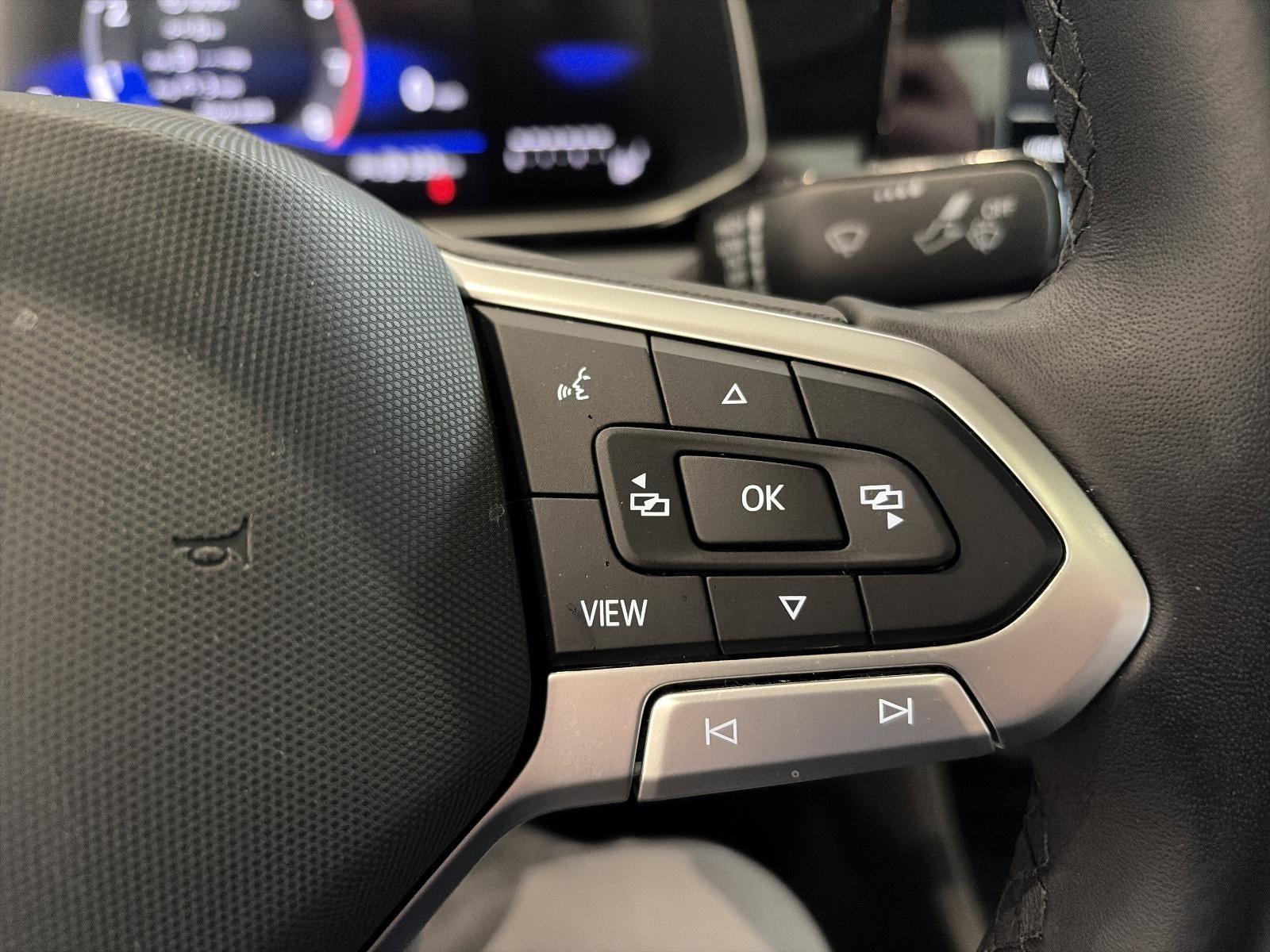 2025 Volkswagen Jetta SE Auto