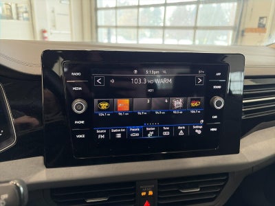 2025 Volkswagen Jetta SE Auto