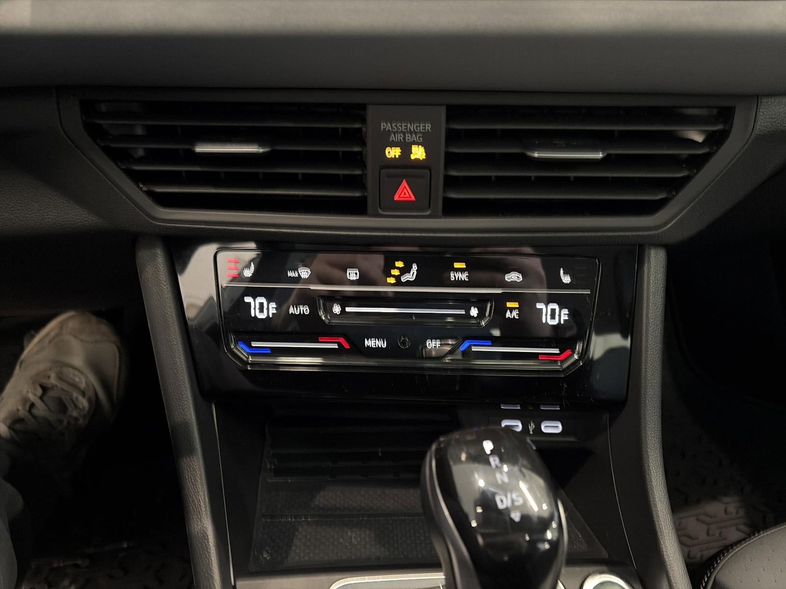 2025 Volkswagen Jetta SE Auto