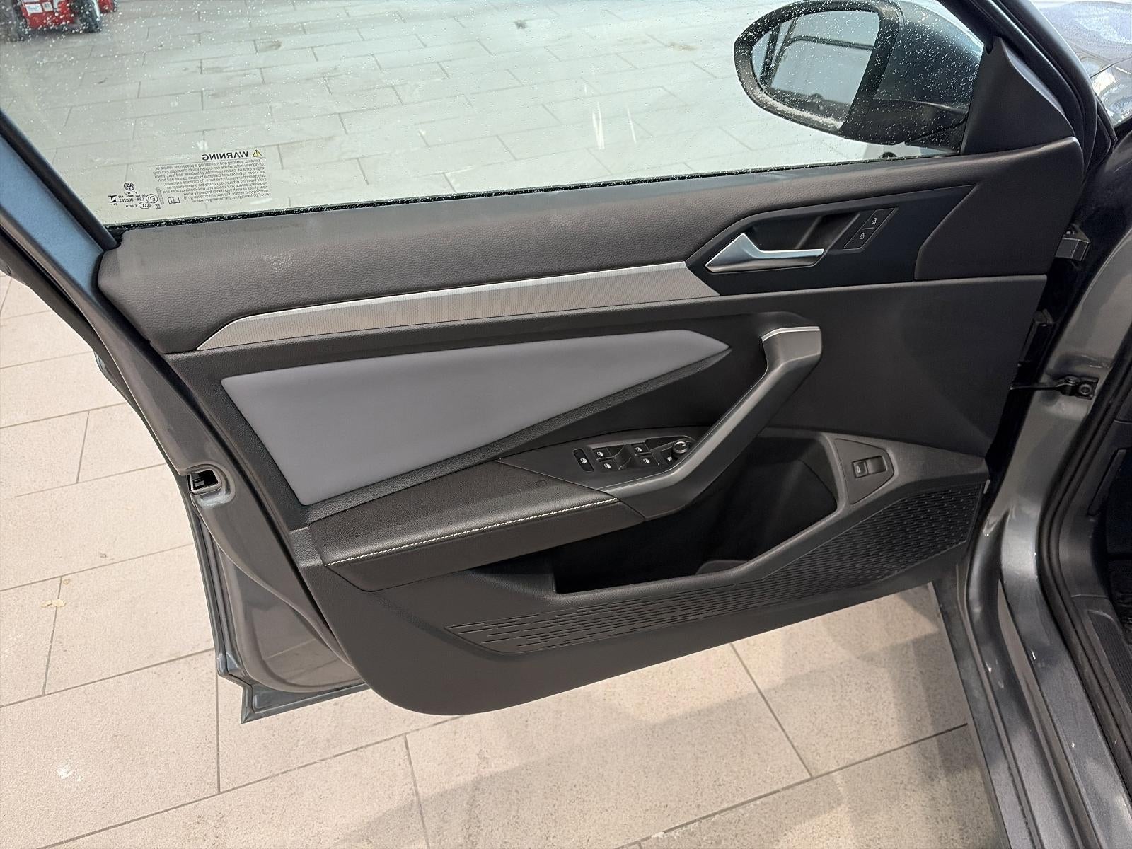 2025 Volkswagen Jetta SE Auto