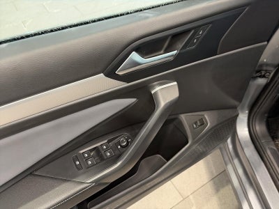 2025 Volkswagen Jetta SE Auto