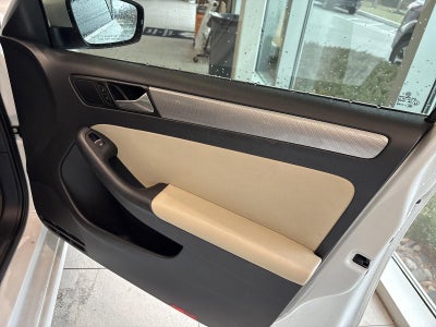 2015 Volkswagen Jetta 4dr Auto 1.8T SE PZEV Sedan