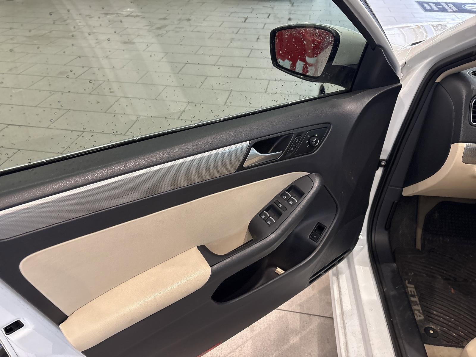 2015 Volkswagen Jetta 4dr Auto 1.8T SE PZEV Sedan